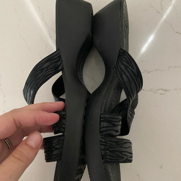 Crocs Black Molalla II Sandal - Picture 4 of 10